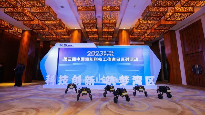 构建高效人工智能应用创新平台的规格解析